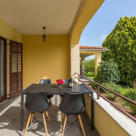 Hundefreundliches Mit Pool, Kinderspielplatz, Outdoor-kueche, Grill Apartman *