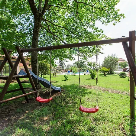 Apartman Hundefreundliches Mit Pool, Kinderspielplatz, Outdoor-kueche, Grill *