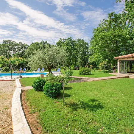 Hundefreundliches Mit Pool, Kinderspielplatz, Outdoor-kueche, Grill Apartman